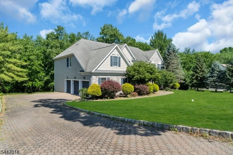Photo of 15 Mattben Dr