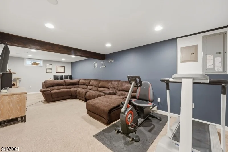 Photo of 16 Windsor Dr