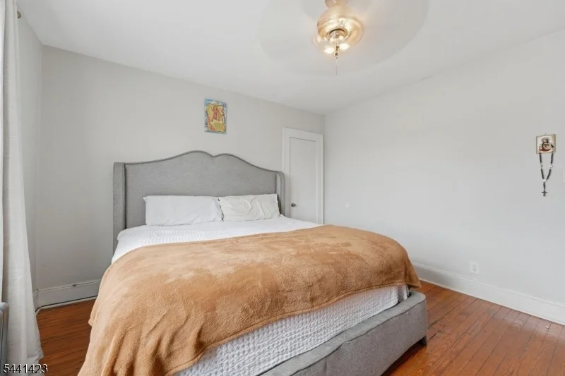 Photo of 217 8Th Ave