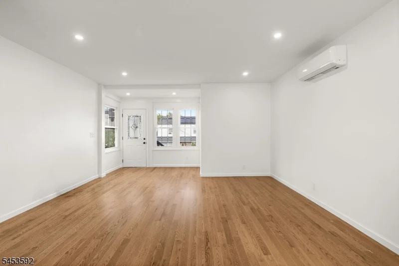 Photo of 345 Forest St