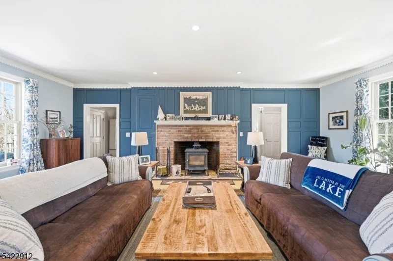 Photo of 173 Point Breeze Dr