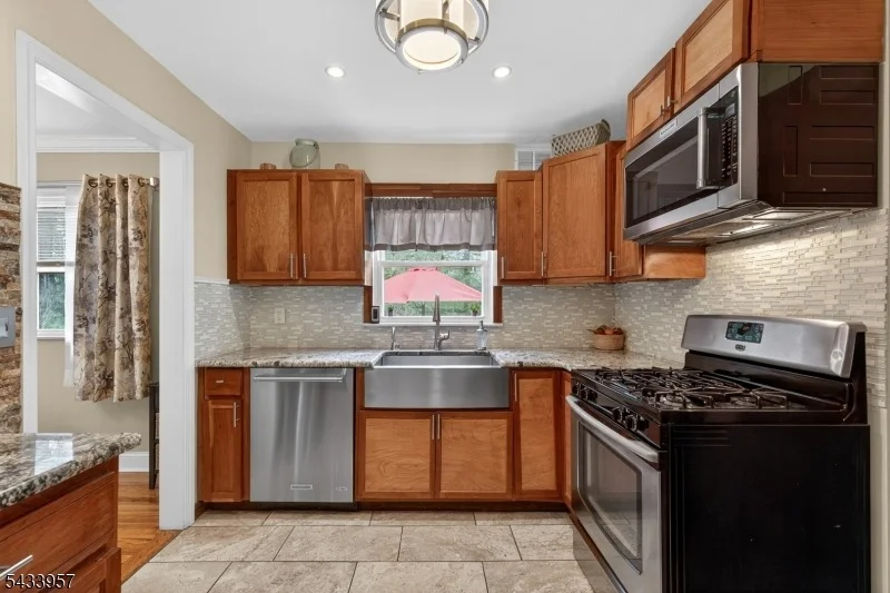 Photo of 7 Spier Dr