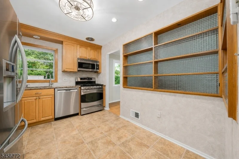 Photo of 43 Roosevelt Ave