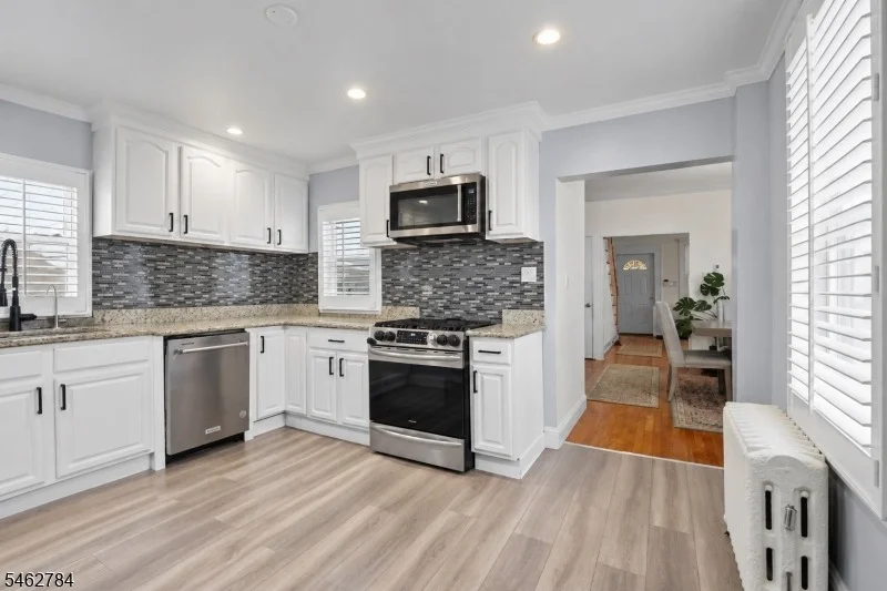 Photo of 35 Clinton St