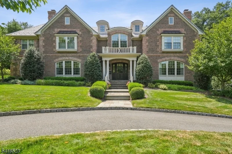 Photo of 30 Robert Dr