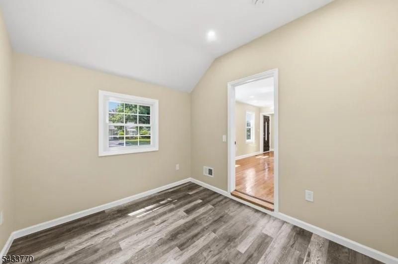 Photo of 573 Conant St