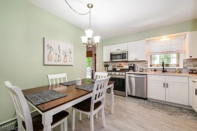 Photo of 27 Dewey Dr