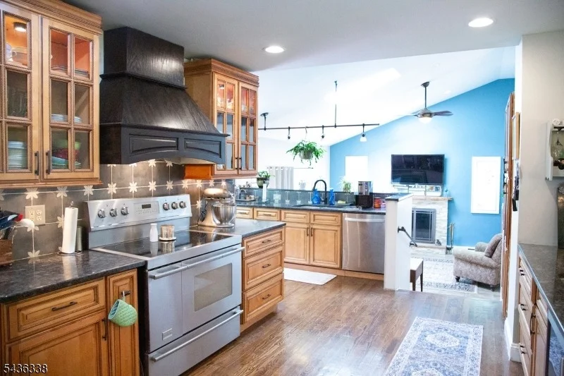 Photo of 4 Laurel Pl