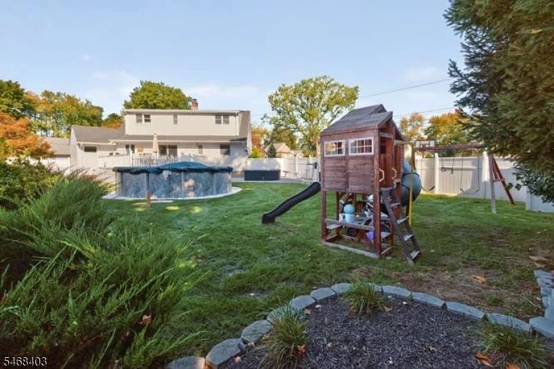 Photo of 6 White Oak Ln