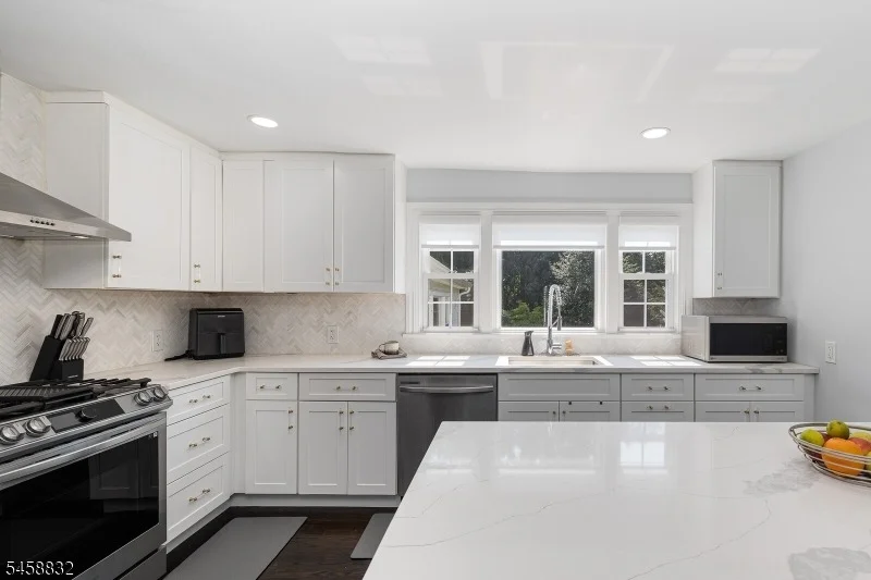 Photo of 330 Springfield Ave