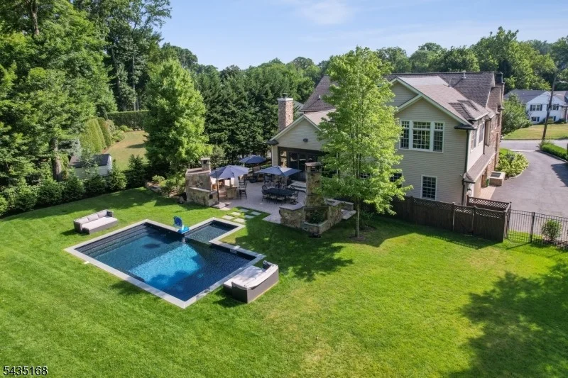 Photo of 63 Addison Dr