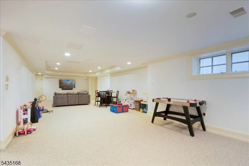Photo of 63 Addison Dr