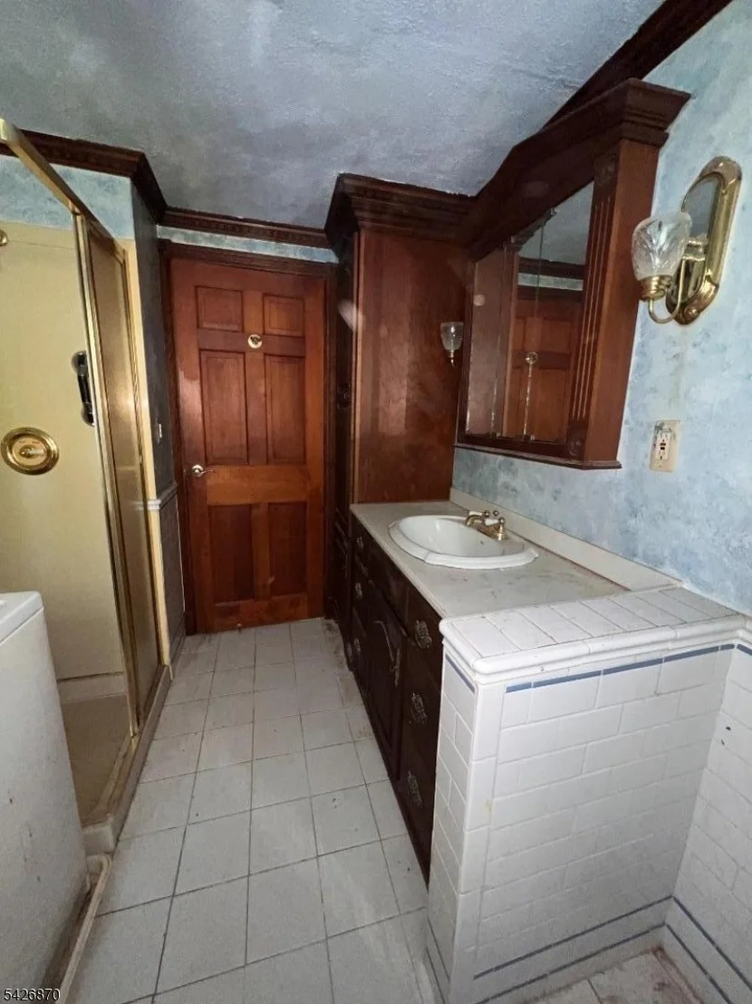 Photo of 900 Primrose Path