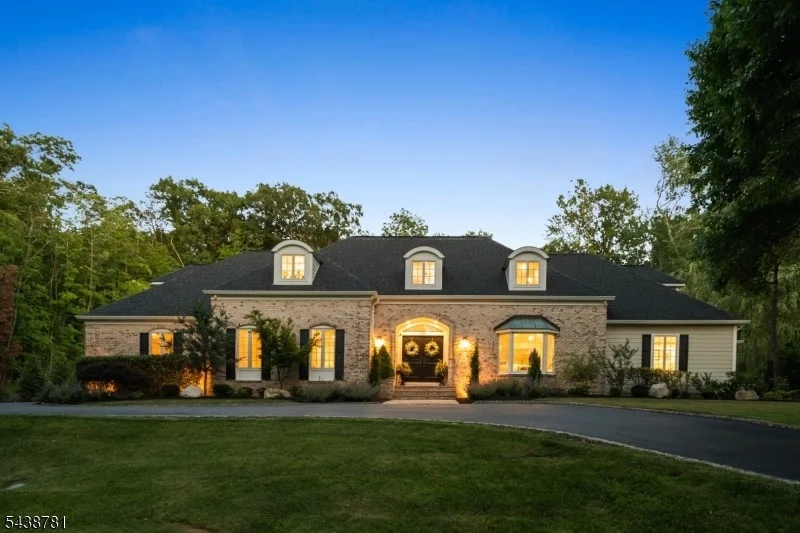 Photo of 60 Nottingham Dr