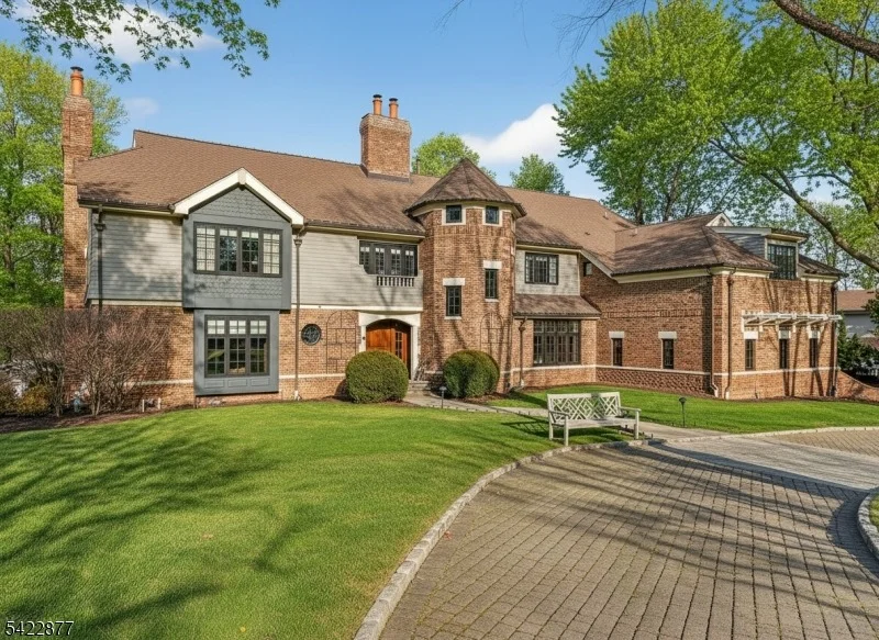 Photo of 54 Hamilton Dr
