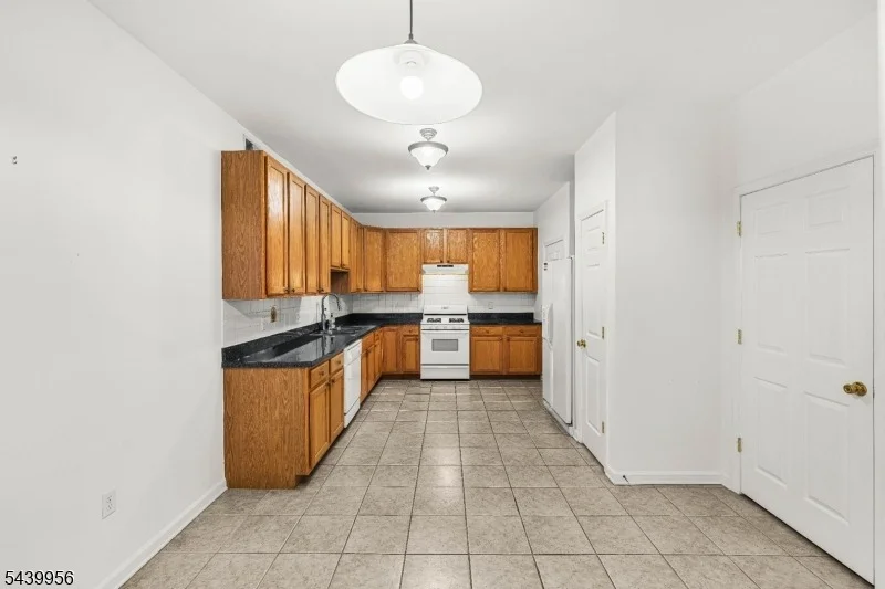 Photo of 252 Moonlight Dr