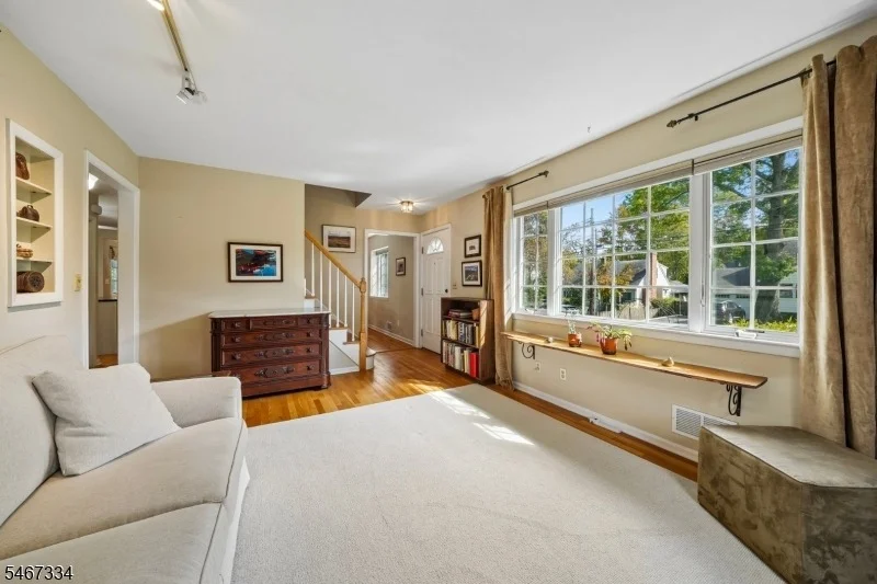 Photo of 43 Miele Pl