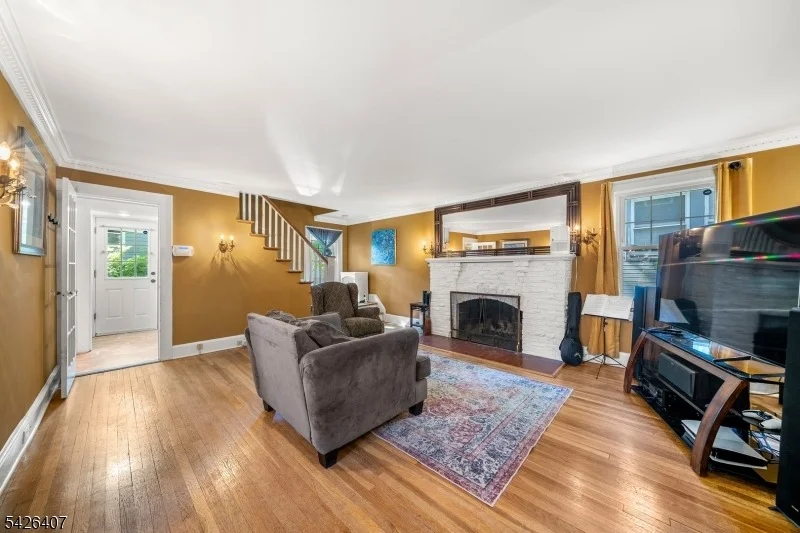 Photo of 192 Gregory Ave