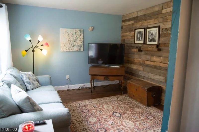 Photo of 4 Laurel Pl