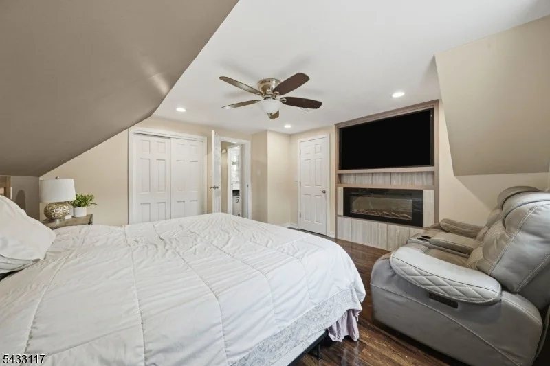 Photo of 52 Barbara Dr