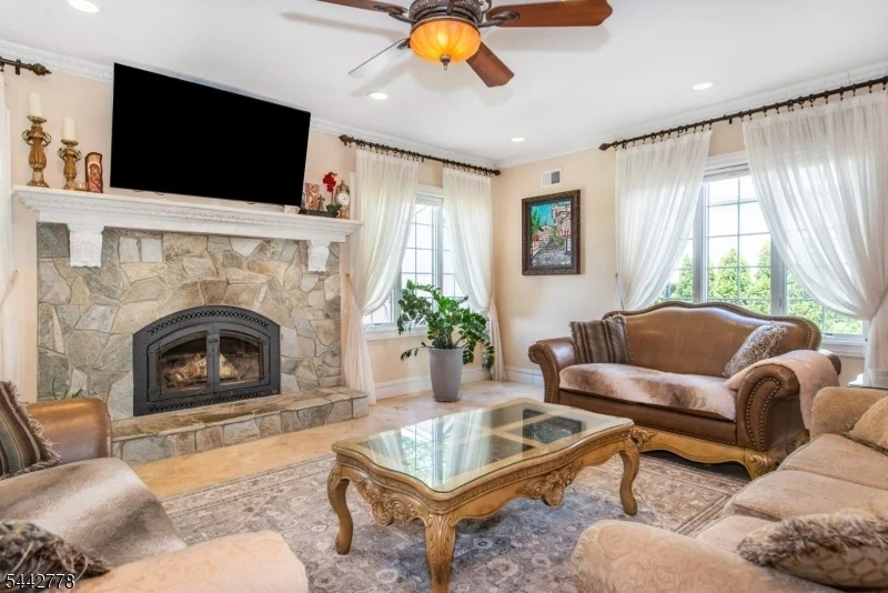 Photo of 16 Cheri Ln