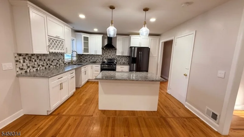 Photo of 88 Meadowbrook Rd