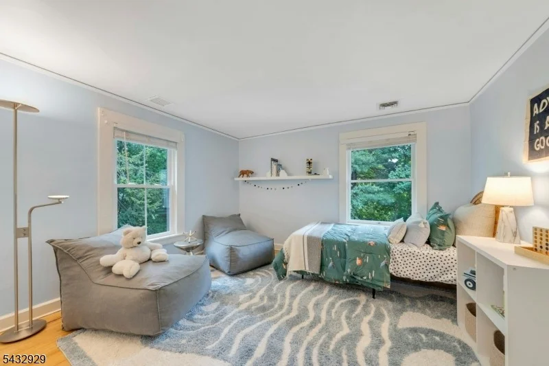 Photo of 42 Llewellyn Rd