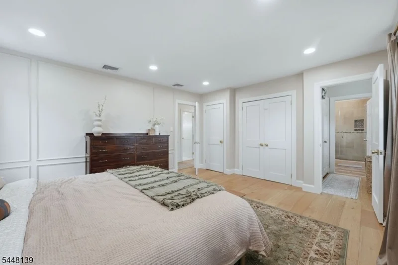 Photo of 102 Mortimer Ave
