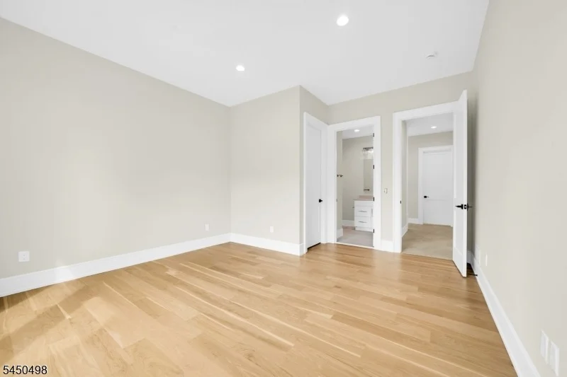 Photo of 237 Mountainside Rd