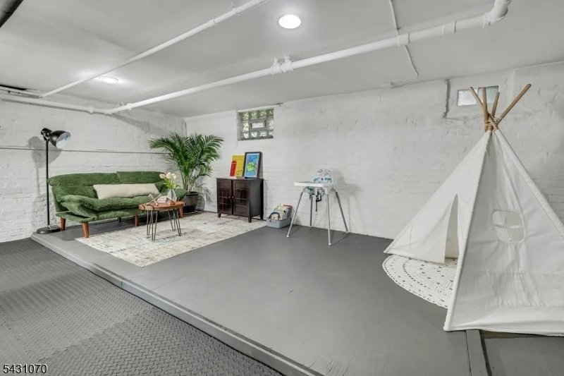 Photo of 18 Gardiner Pl