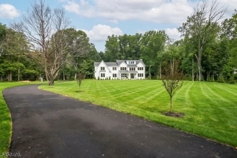 Photo of 237 Mountainside Rd