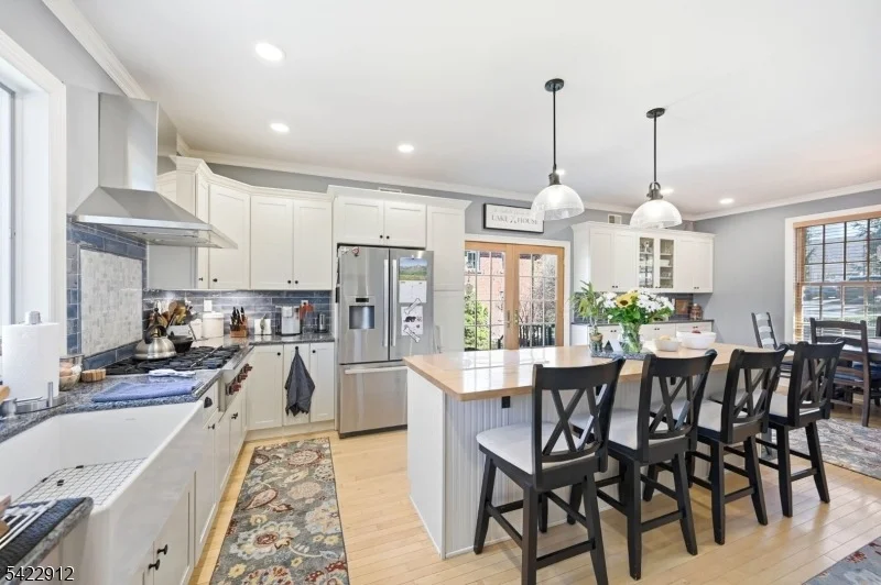Photo of 173 Point Breeze Dr