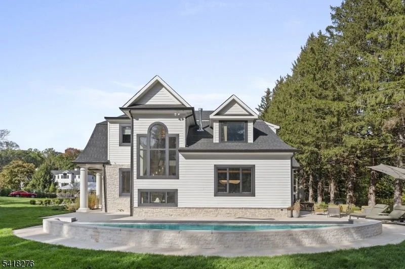Photo of 48 Pleasant Ave