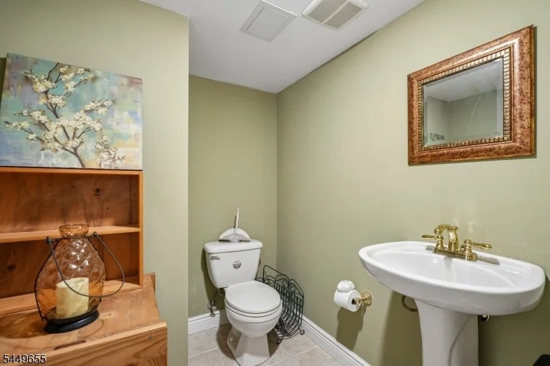 Photo of 9 Pitcairn Dr