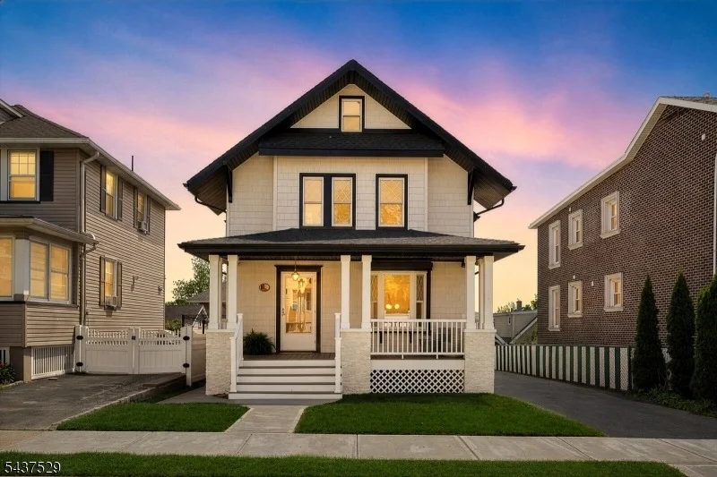 Photo of 132 Argyle Pl