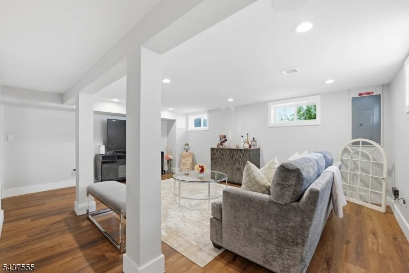 Photo of 307 N Farview Ave