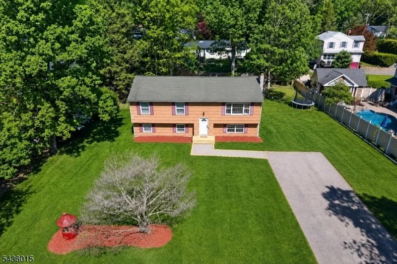 Photo of 12 River Rd