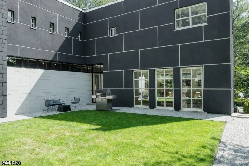 Photo of 451 Mountain Ave