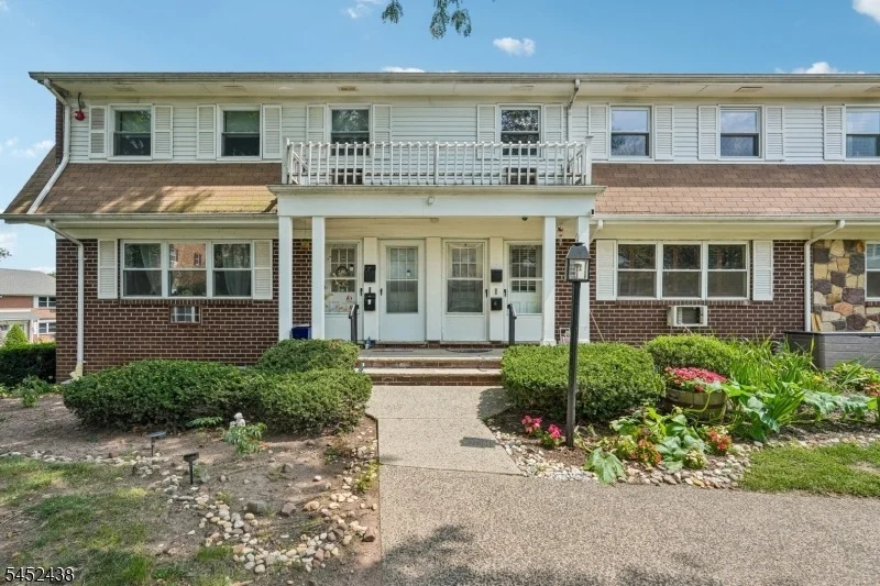 Photo of Unit 3B at 25 River Rd