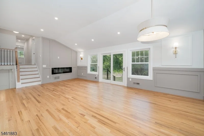 Photo of 157 Circle Dr