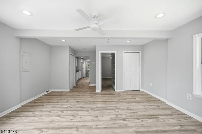Photo of 82 Fairview Dr