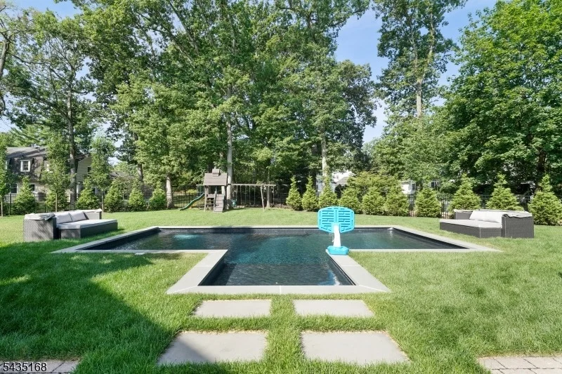 Photo of 63 Addison Dr