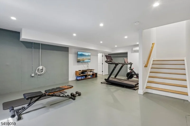 Photo of 231 Mountain Ave