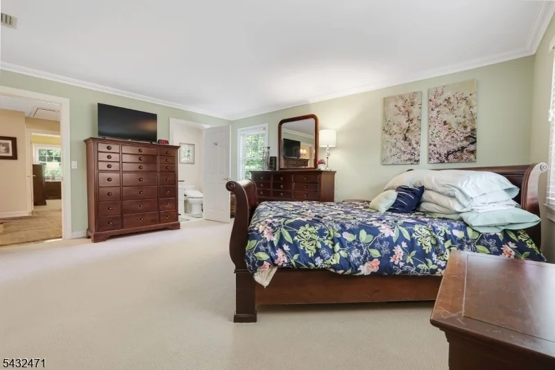 Photo of 7 Pontiac Dr