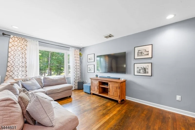 Photo of 561 Rogers Dr