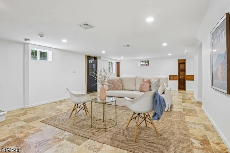 Photo of 650 Ridgewood Rd