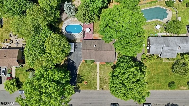 Photo of 16 Windsor Dr