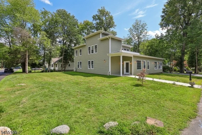 Photo of 34 Gates Ave