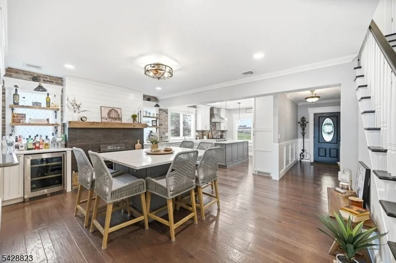 Photo of 206 Long Pond Rd