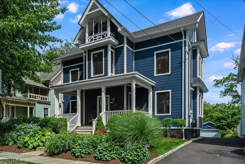 Photo of 27 Montclair Ave